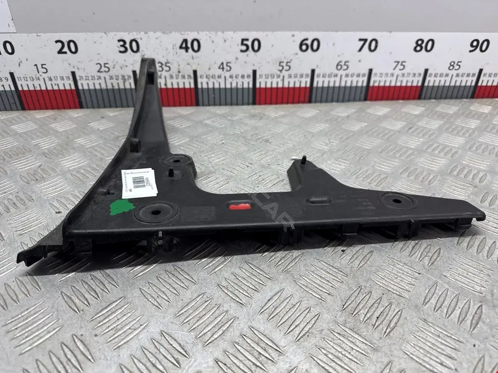 Кронштейн-направляющая бампера 4F9807453