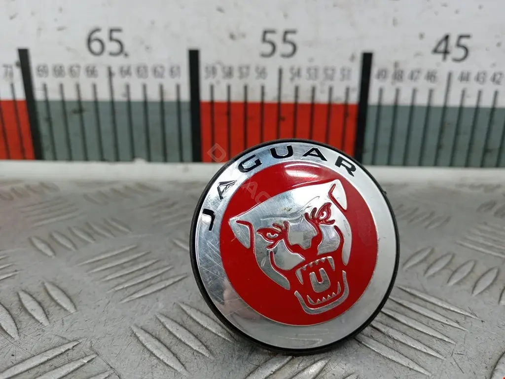 Колпаки на колеса 8W931A096AD