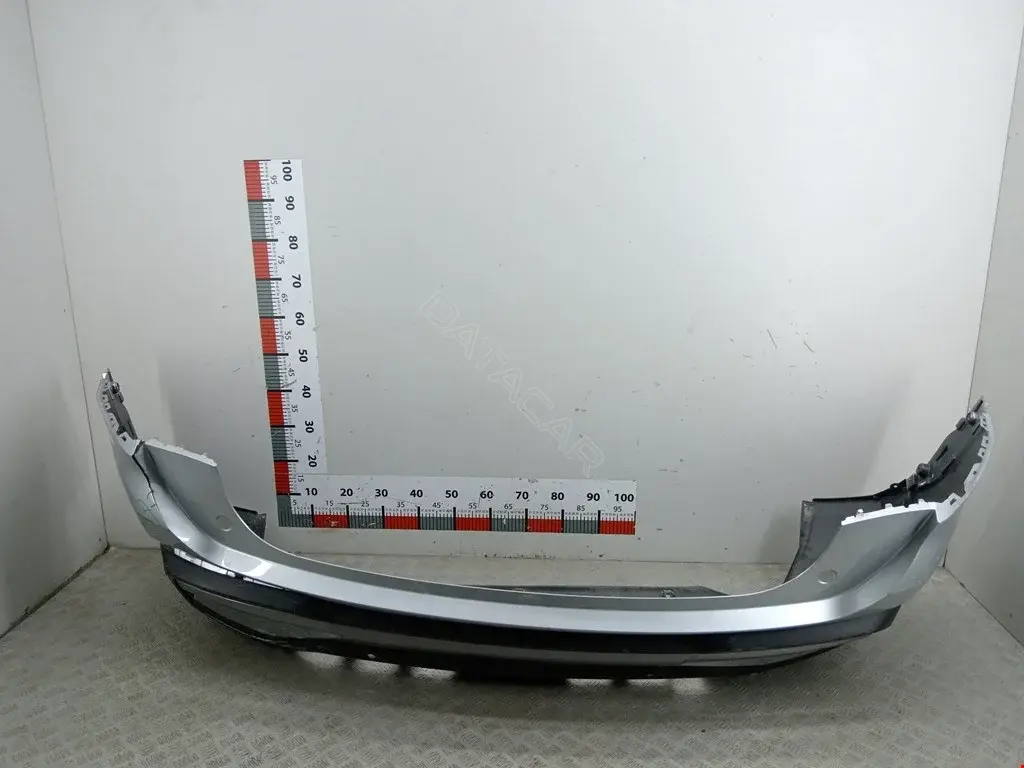 Задний бампер 8891868405