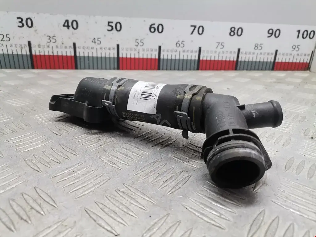 Патрубки системы охлаждения 079121127E