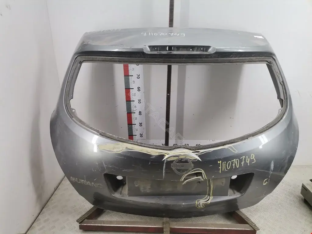Крышка багажника 90100CC00B