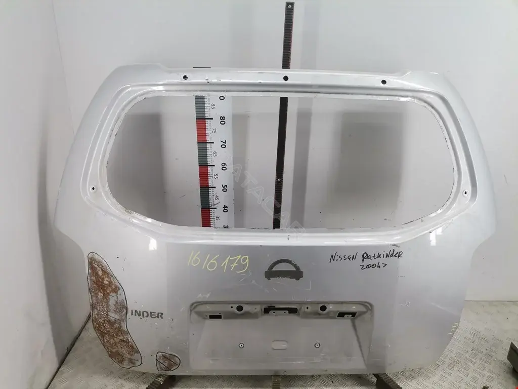 Крышка багажника 90100EB330