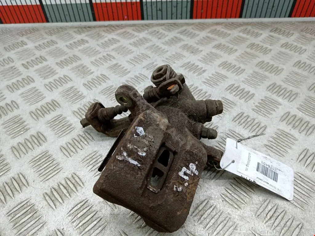 Суппорт тормозной 43018S5AJ02