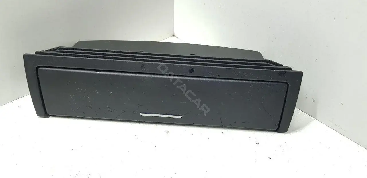 Бардачок 51168196111