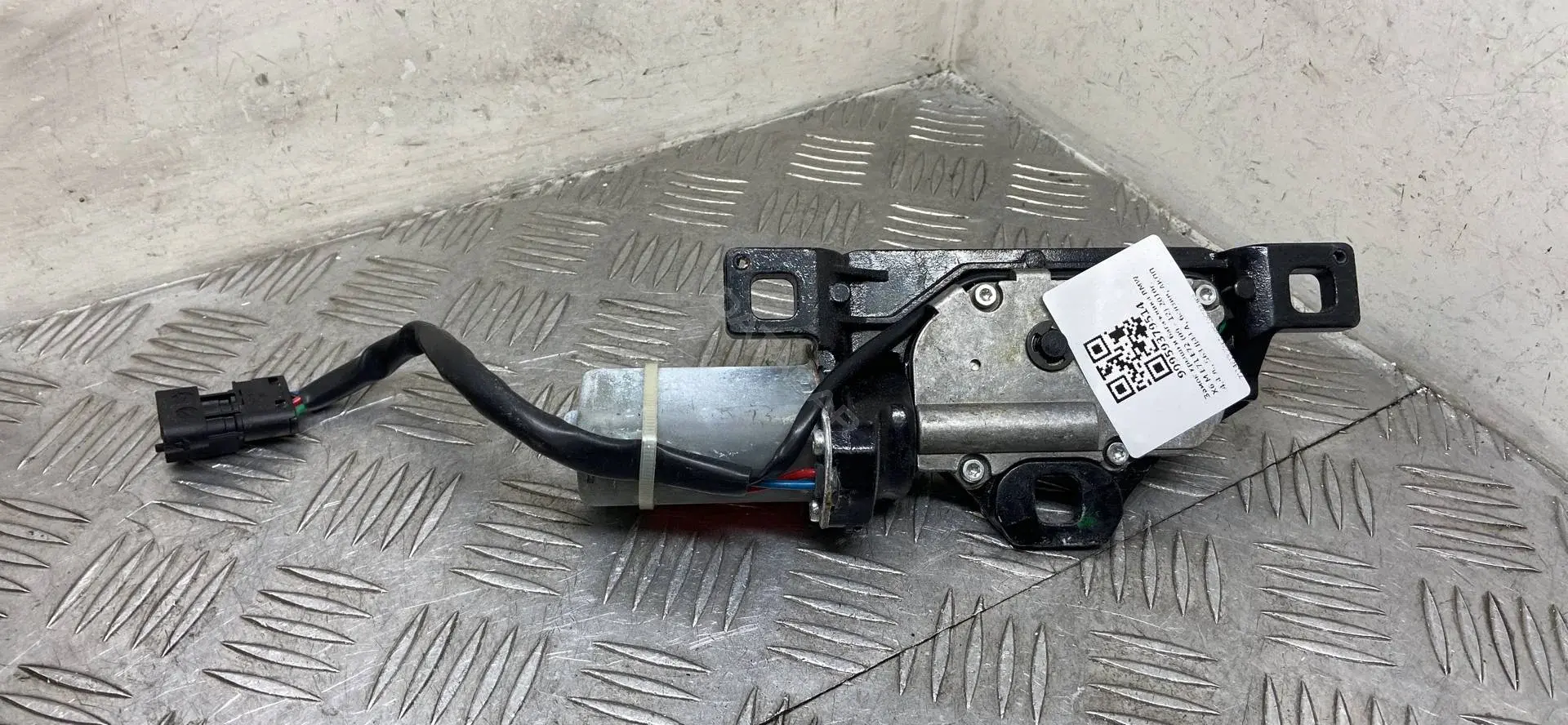 Замок крышки багажника 67107114613, 7114613