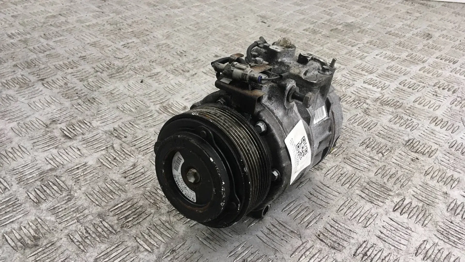 Компрессор кондиционера 64529217868, 7SBU17C, 9217868