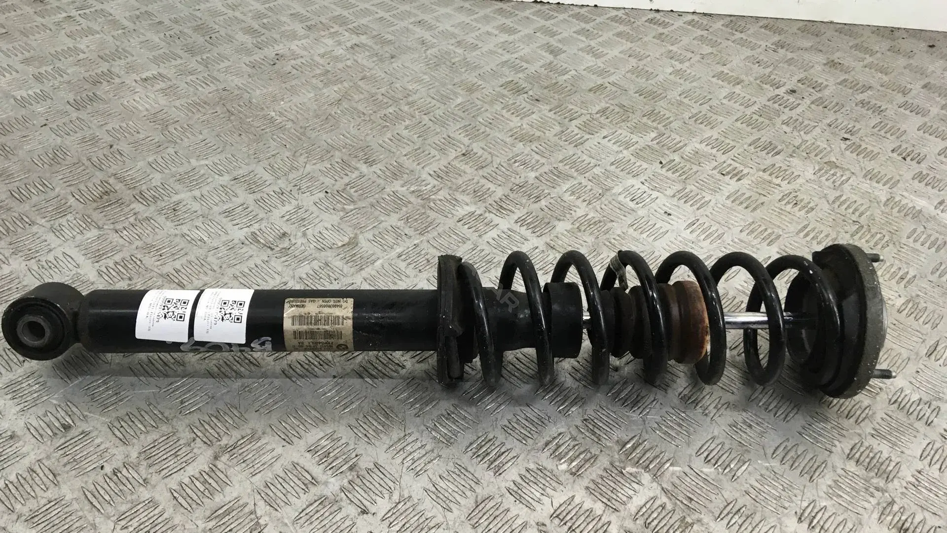 Амортизаторы 33526789379, 6789379, G12885LR