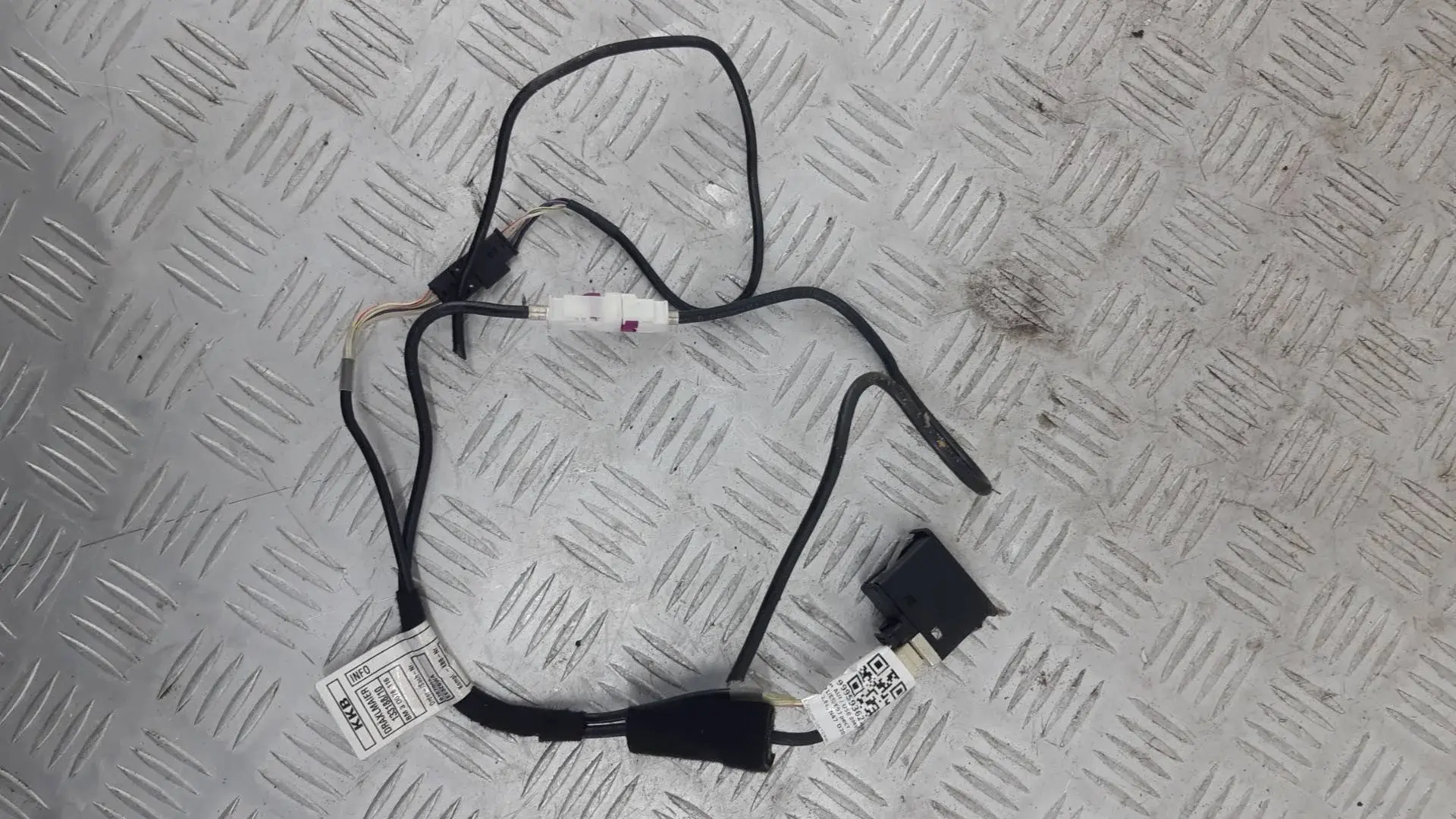 Разъем AUX / USB 61319129651, 9129651