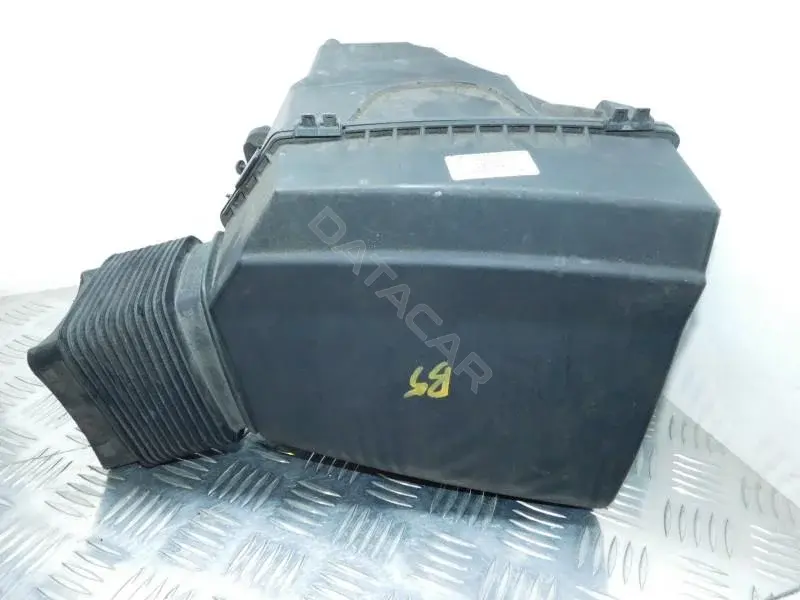 Корпус воздушного фильтра 4F0133835