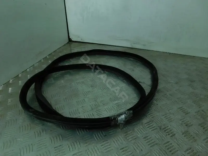 Уплотнитель двери 7182288