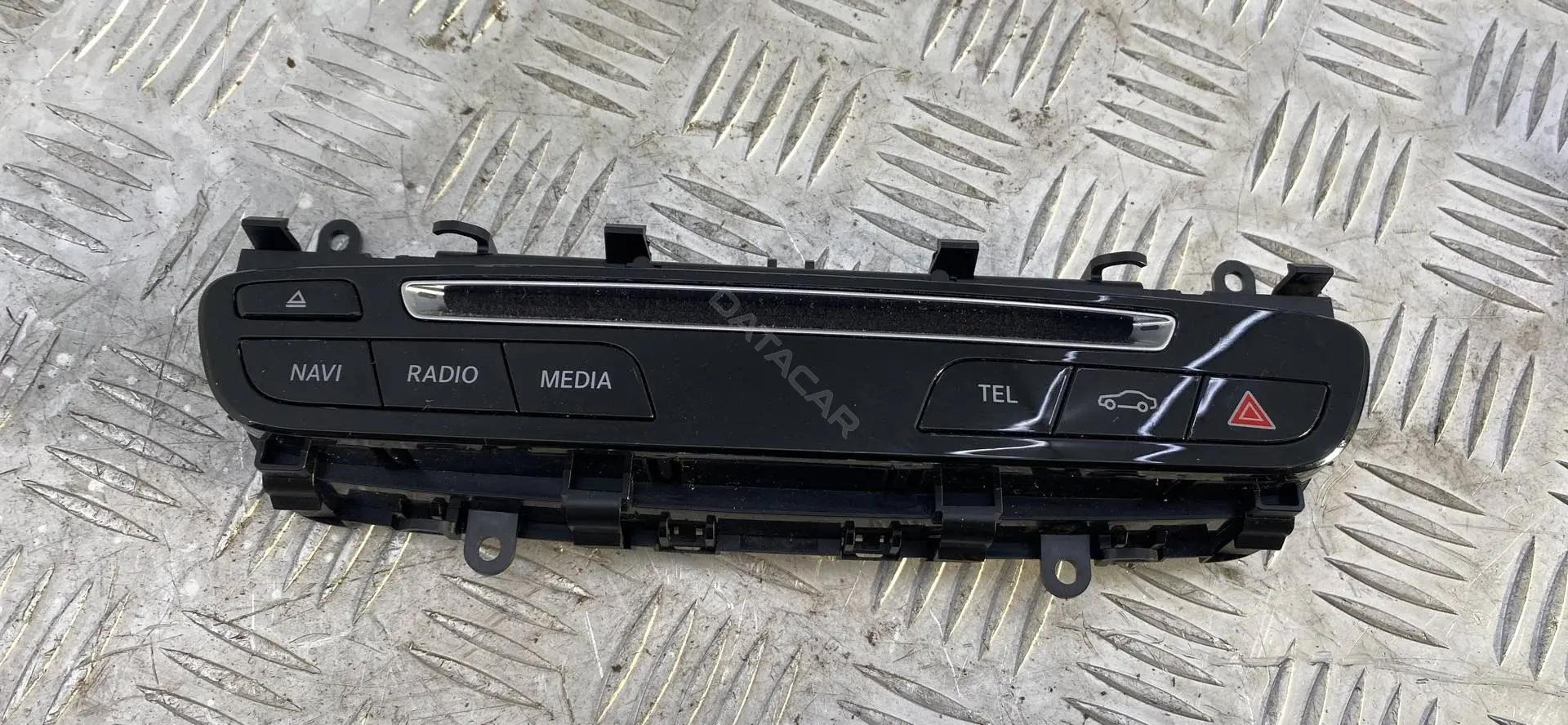 Магнитола A2059055201