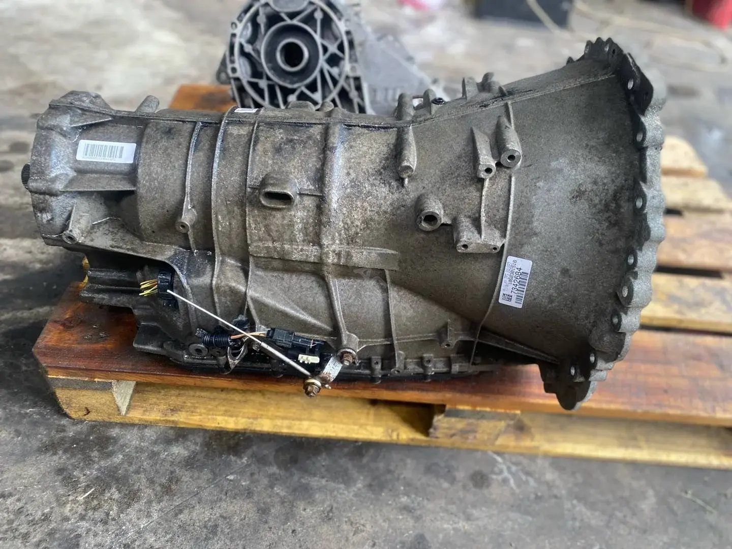 Автоматическая коробка передач (АКПП) 1068401308, 7342684, 8H42-7000-AA