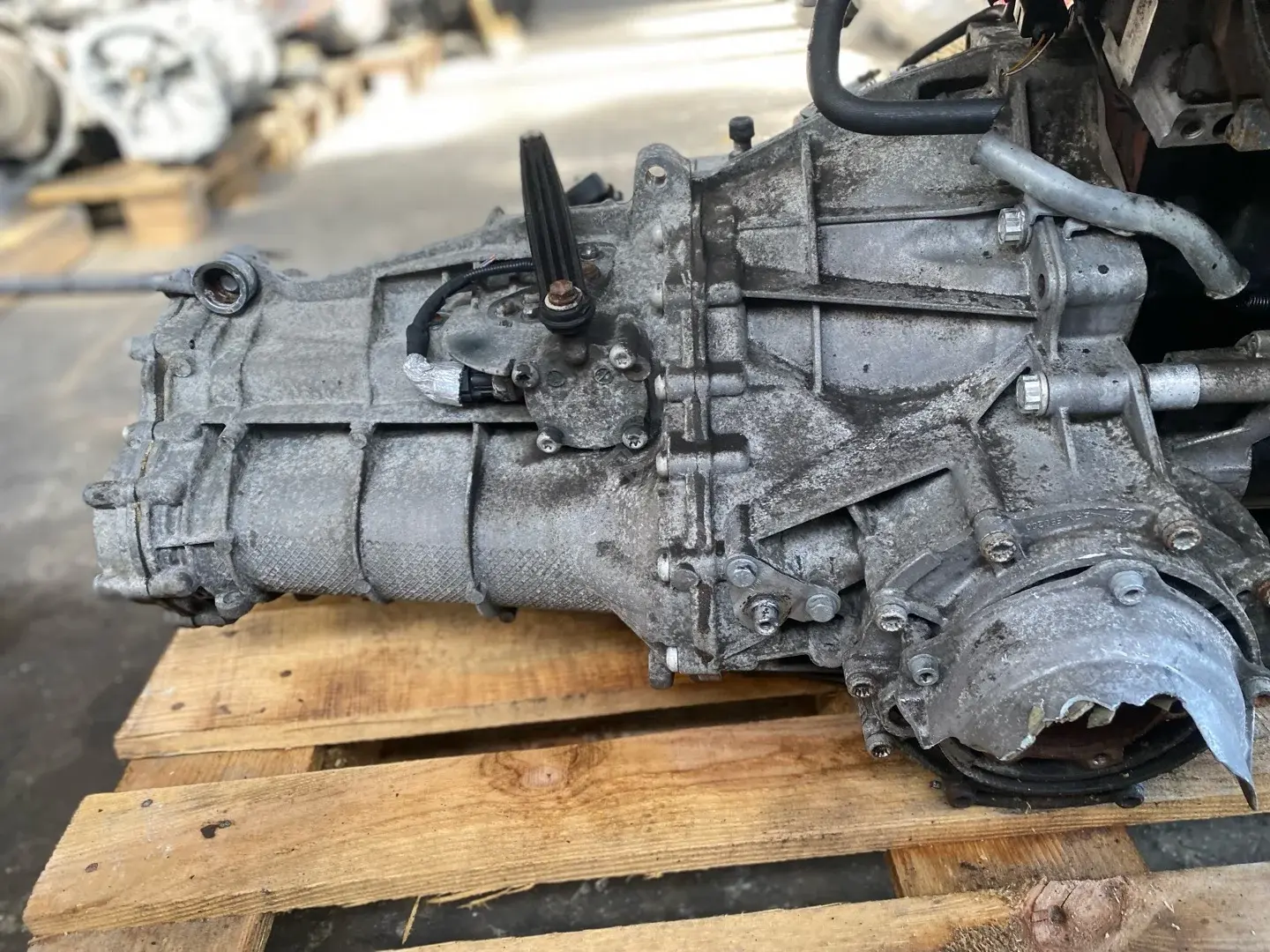 Механическая коробка передач (МКПП) LLV