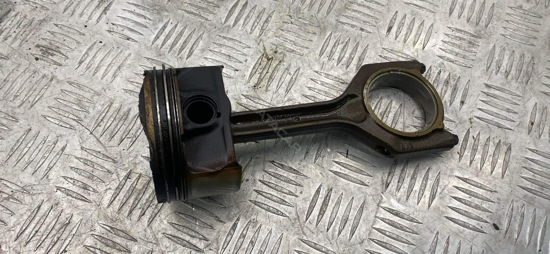 Поршень двигателя N54B30A