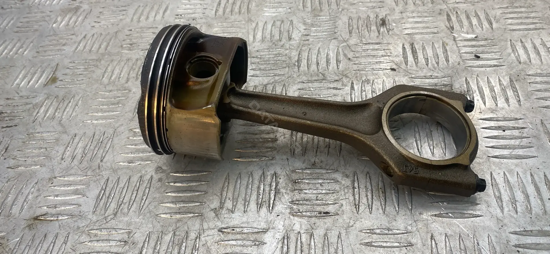 Поршень двигателя N54B30A