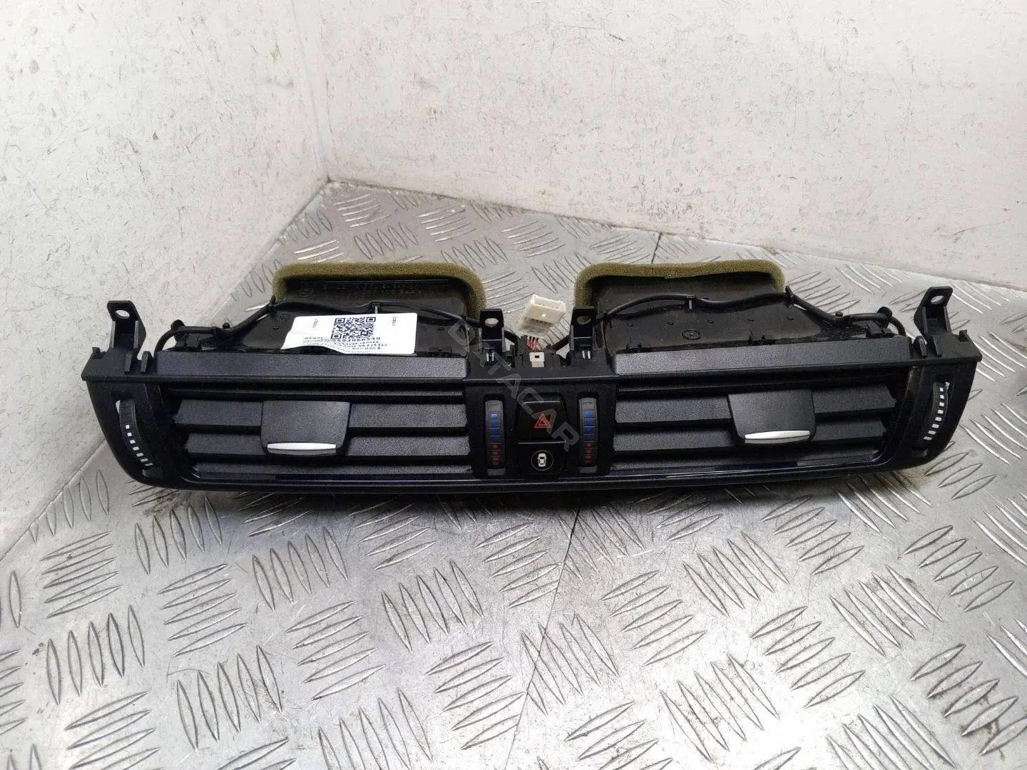 Дефлектор обдува салона 64229252648, 9252648