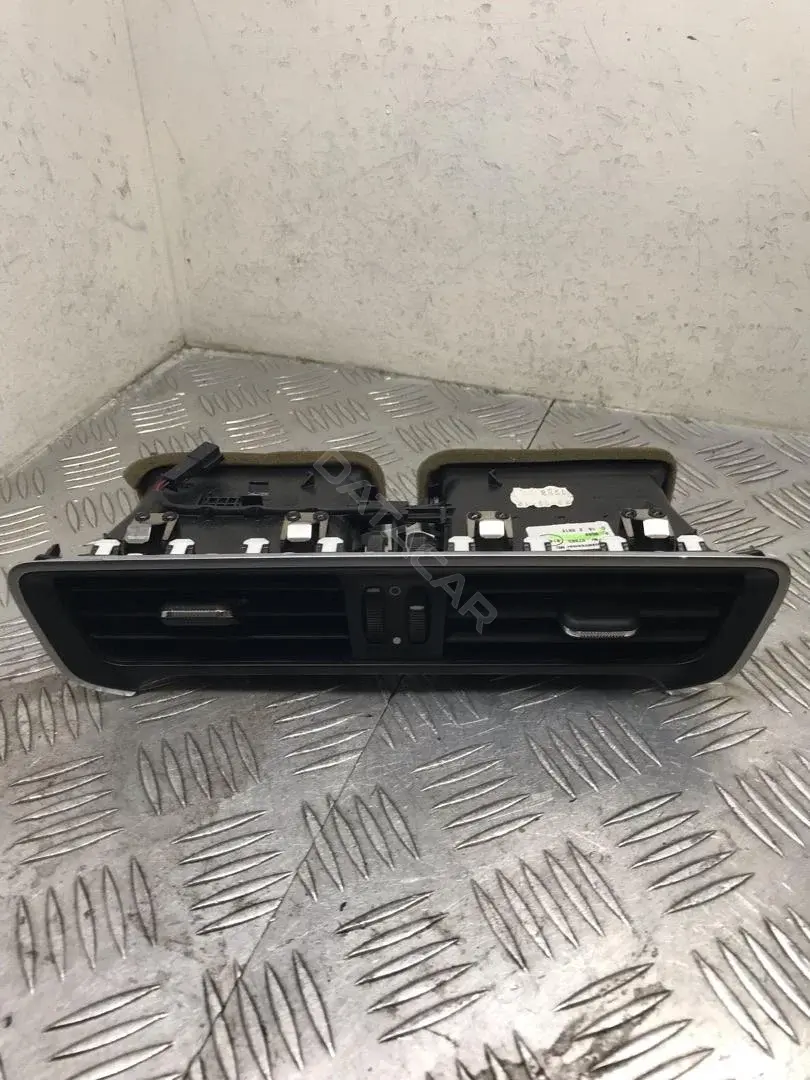 Дефлектор обдува салона 99155214100