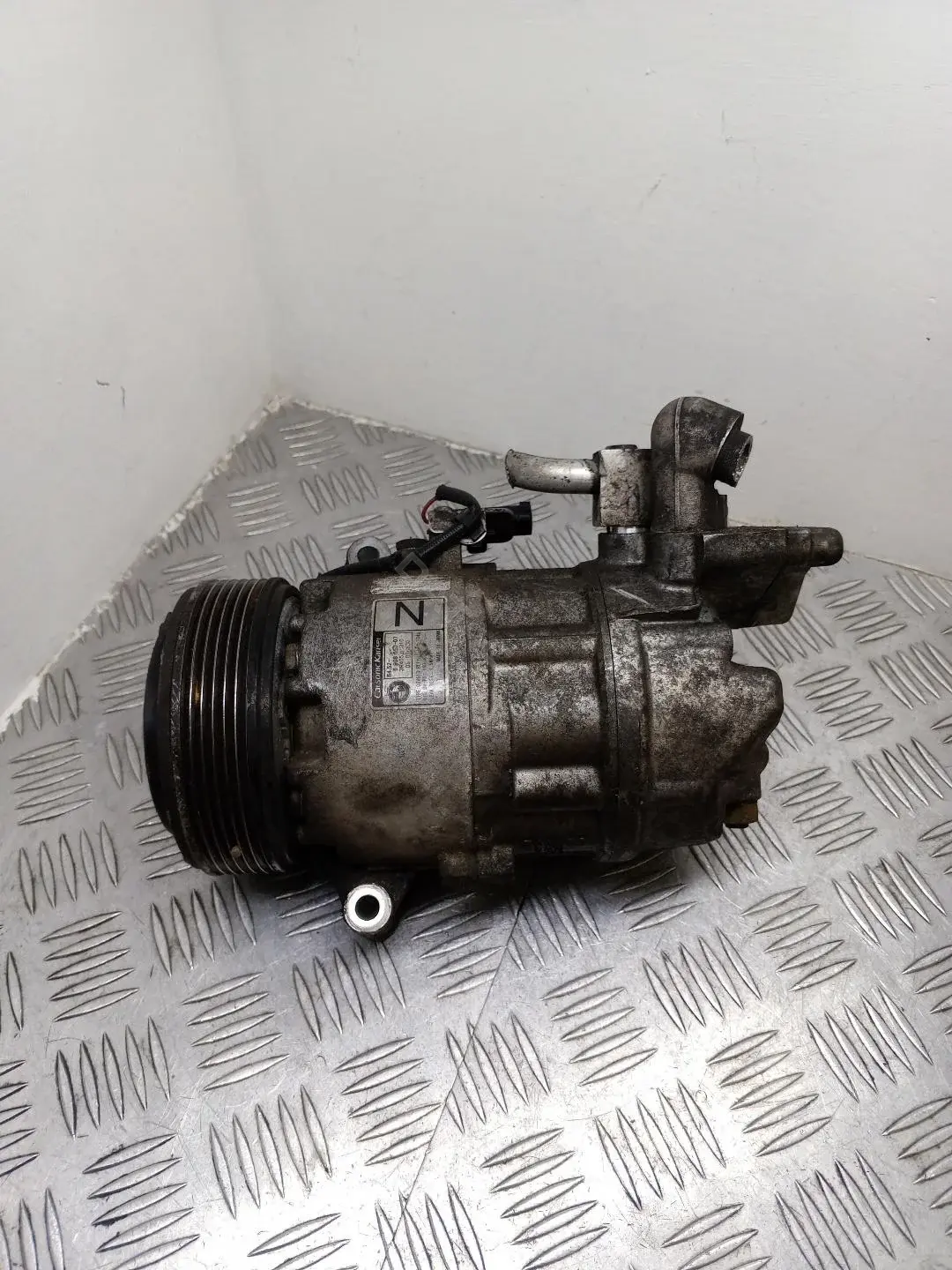 Компрессор кондиционера 64526908660, 6908660