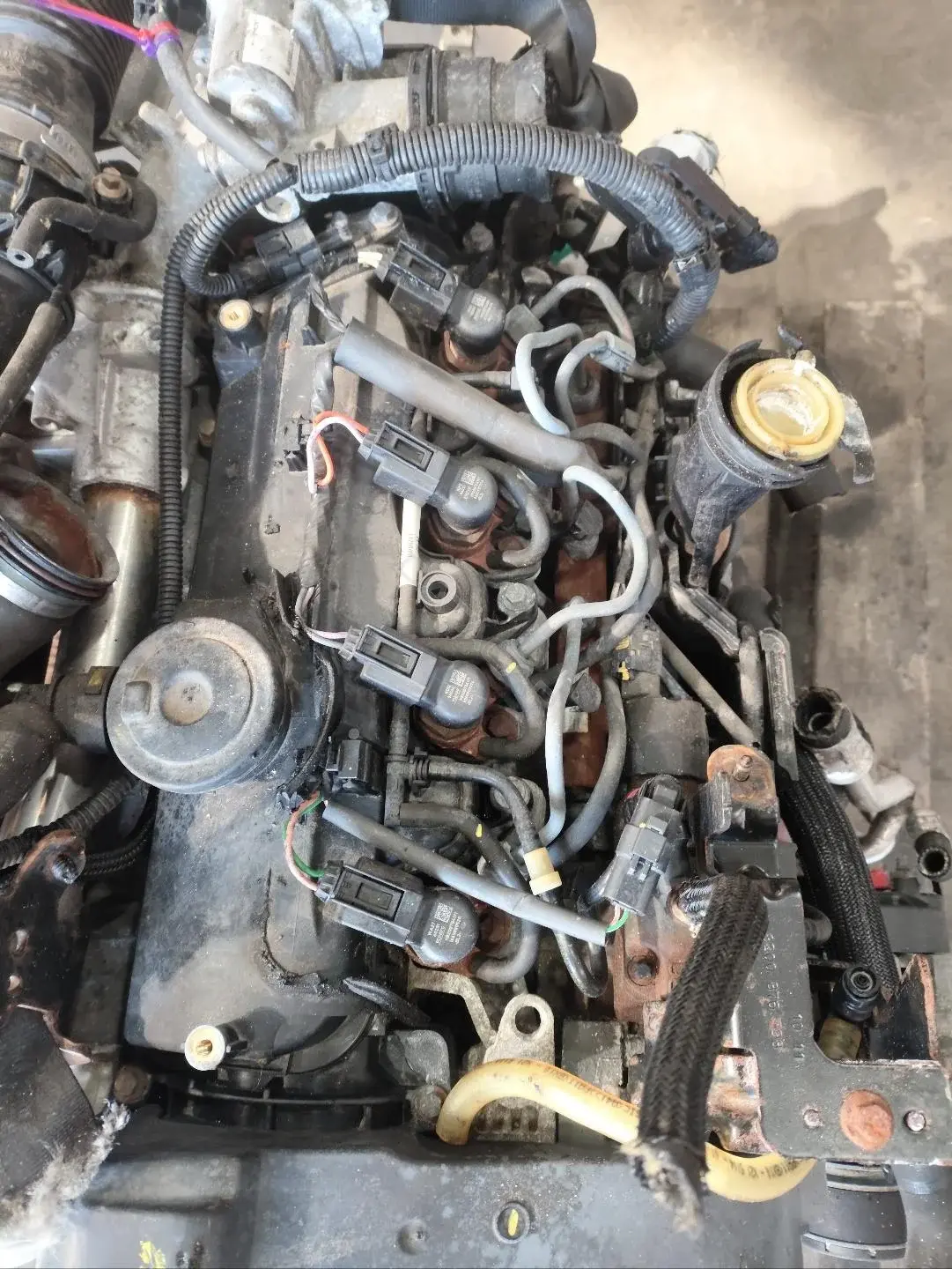 Форсунки 1660000Q1F, 166008052R, 8200903034