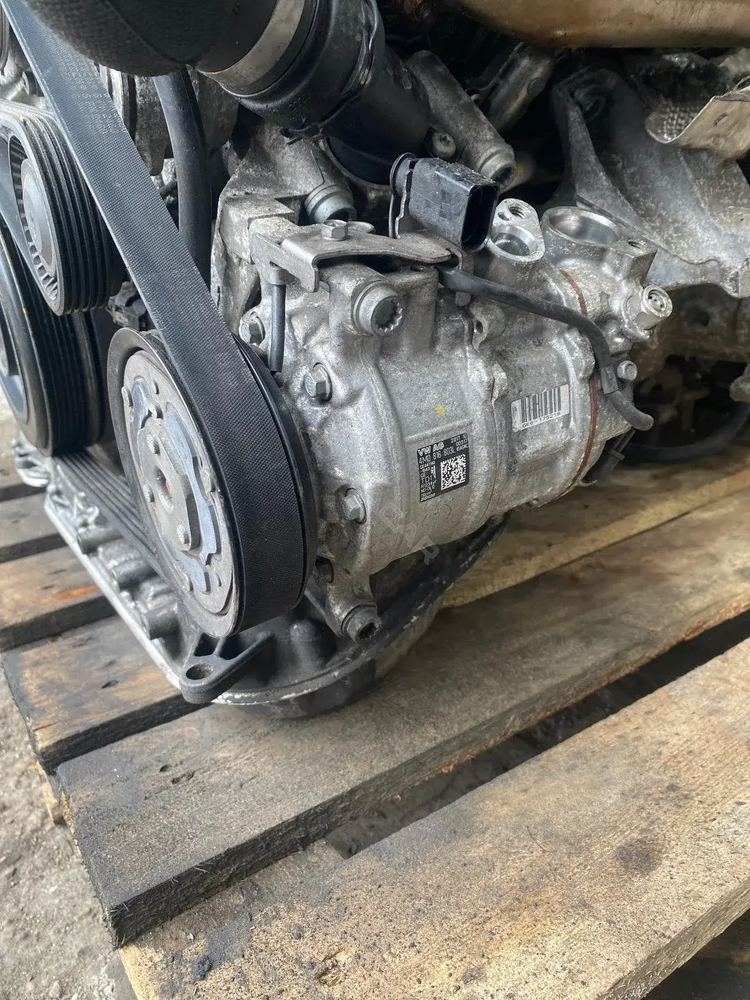 Компрессор кондиционера 4M0816803L