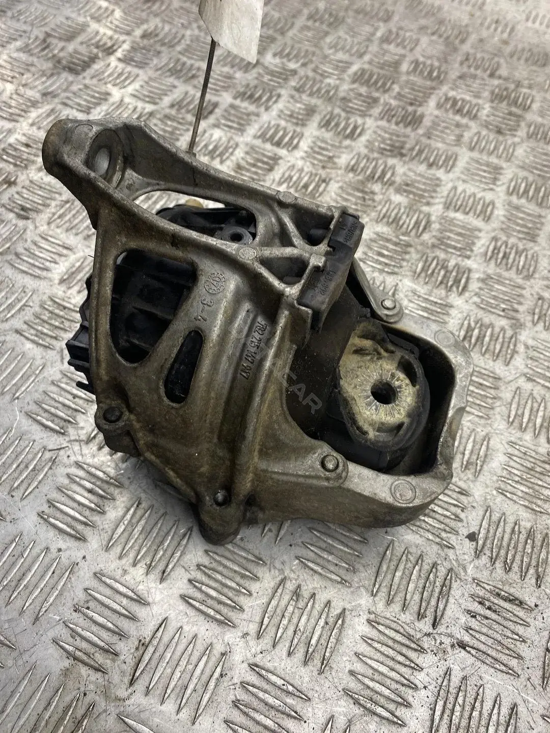 Кронштейн двигателя 4M0199372FF