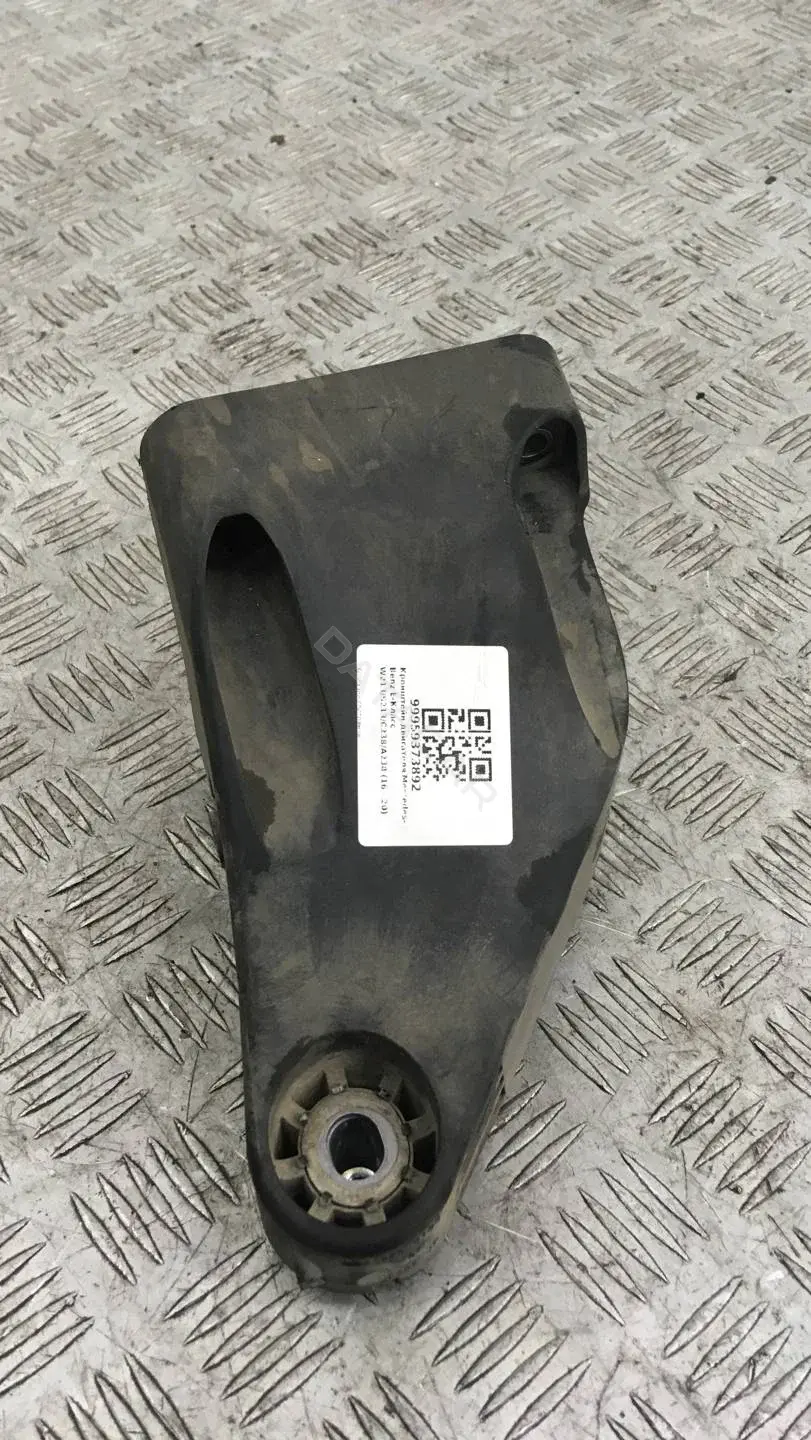 Кронштейн двигателя A6542232200