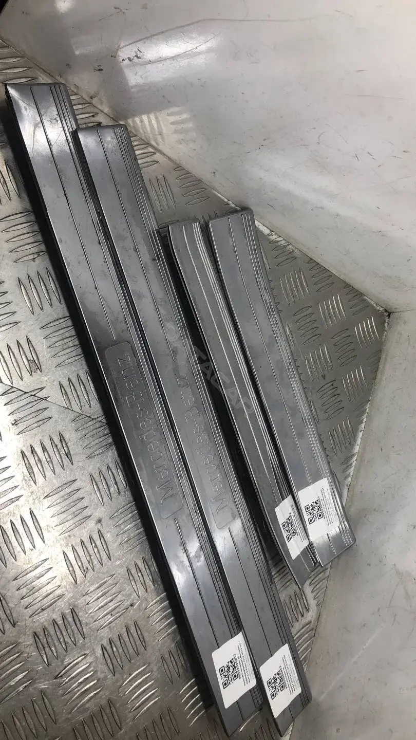 Накладка на порог A2196800135, A2196800235, A2196800335