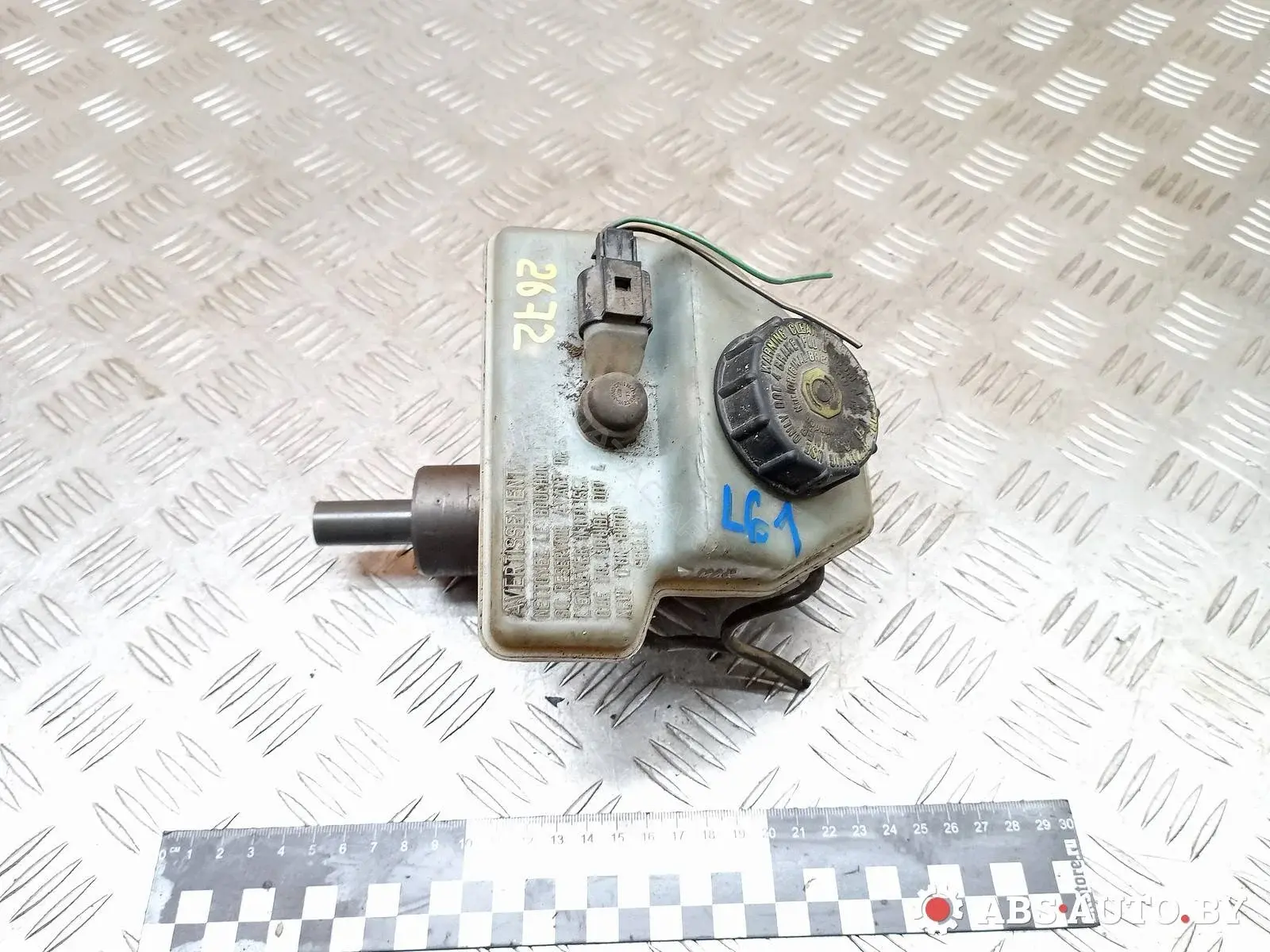 Главный тормозной цилиндр 701611303J