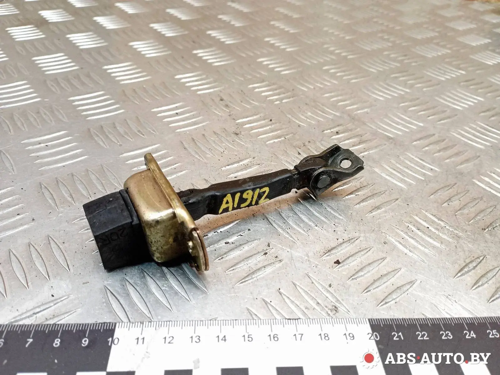 Ограничитель двери MR436701