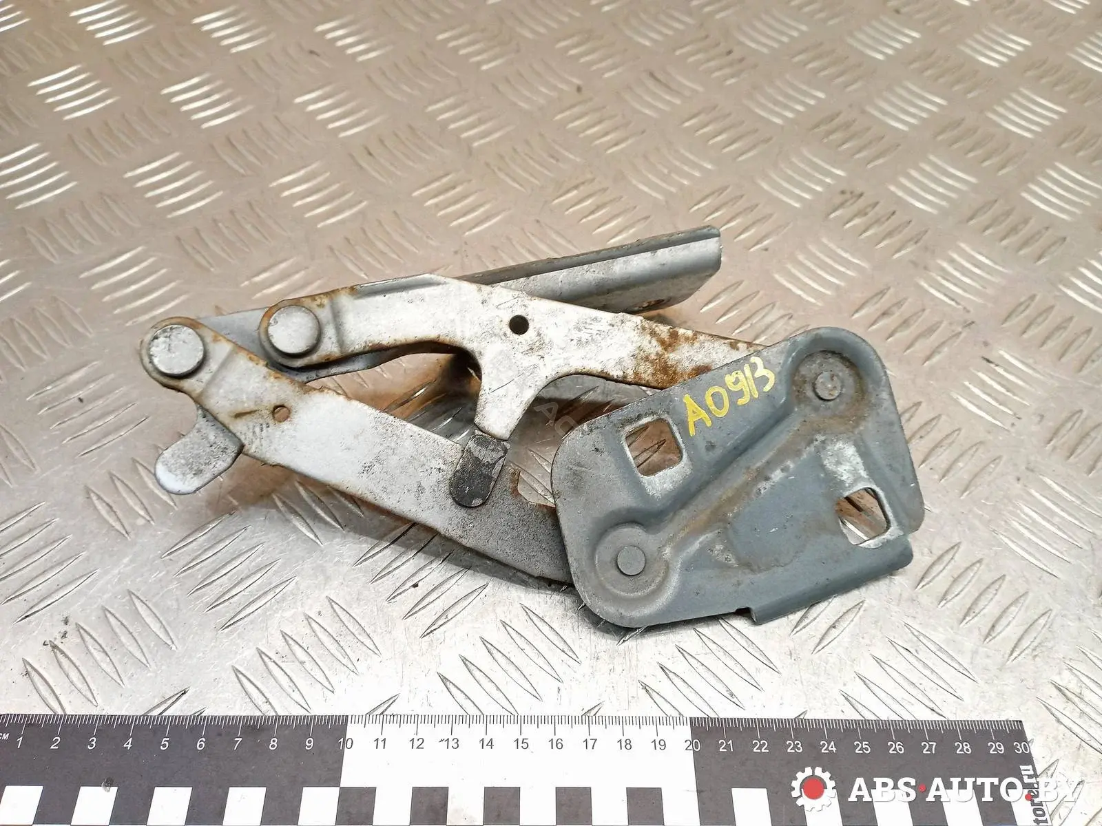 Петля капота 791244