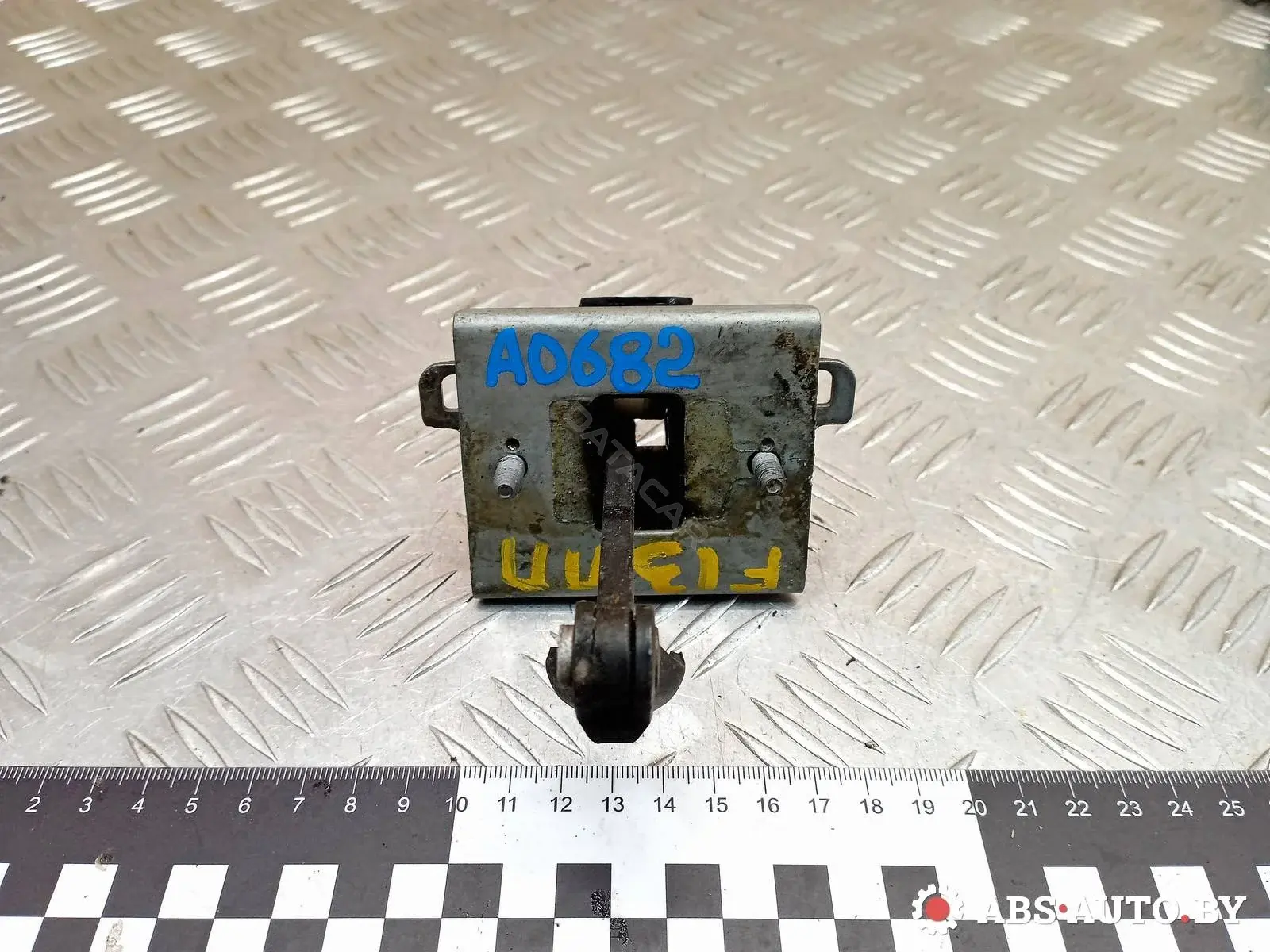 Ограничитель двери 16SKV919, 5712Z31, 724008