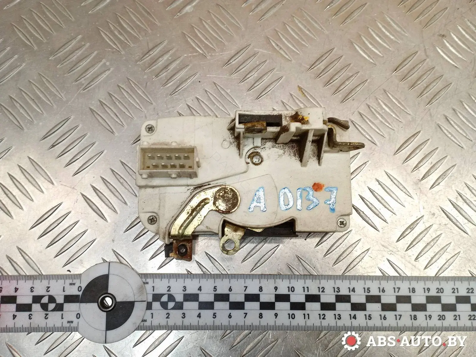 Замок двери 9136J6