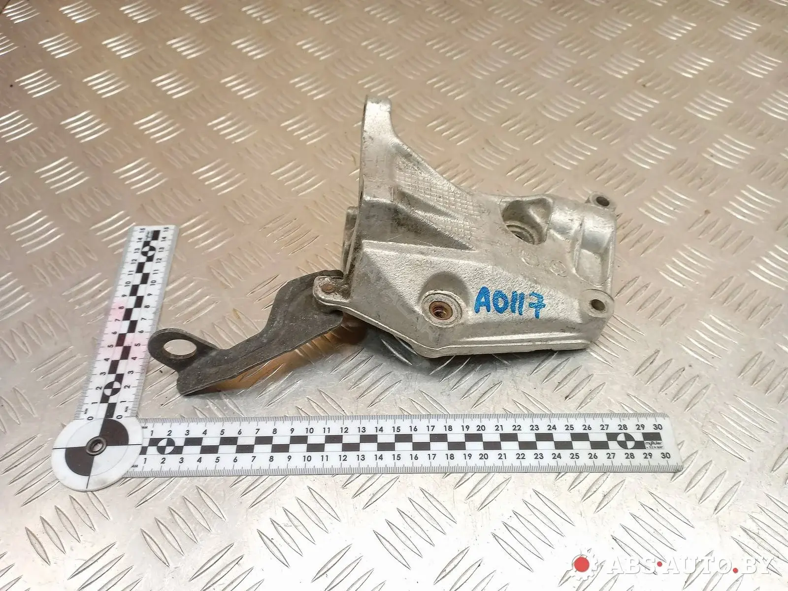 Кронштейн двигателя 9635969880