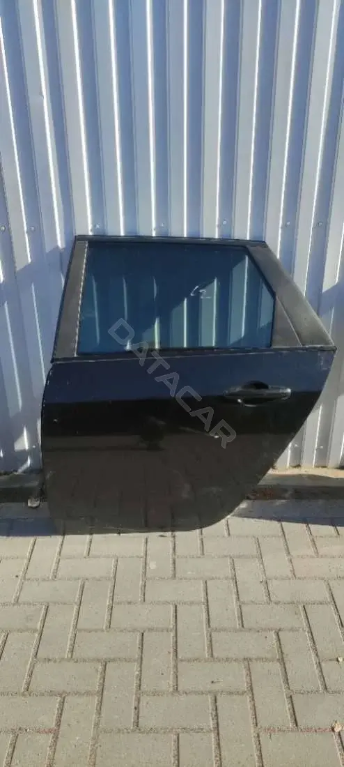 Дверь 82101BA130