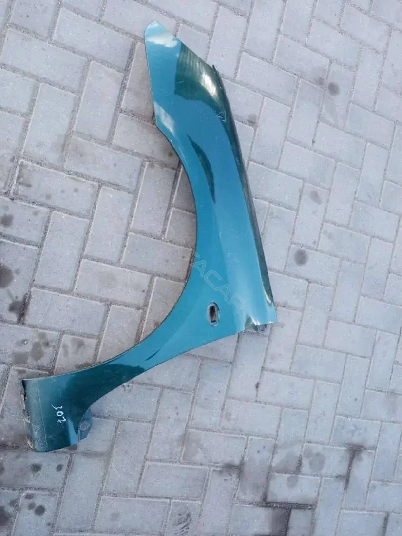 Крыло переднее 7840K8