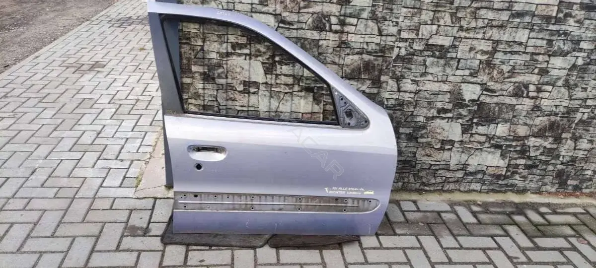 Дверь 9004R4