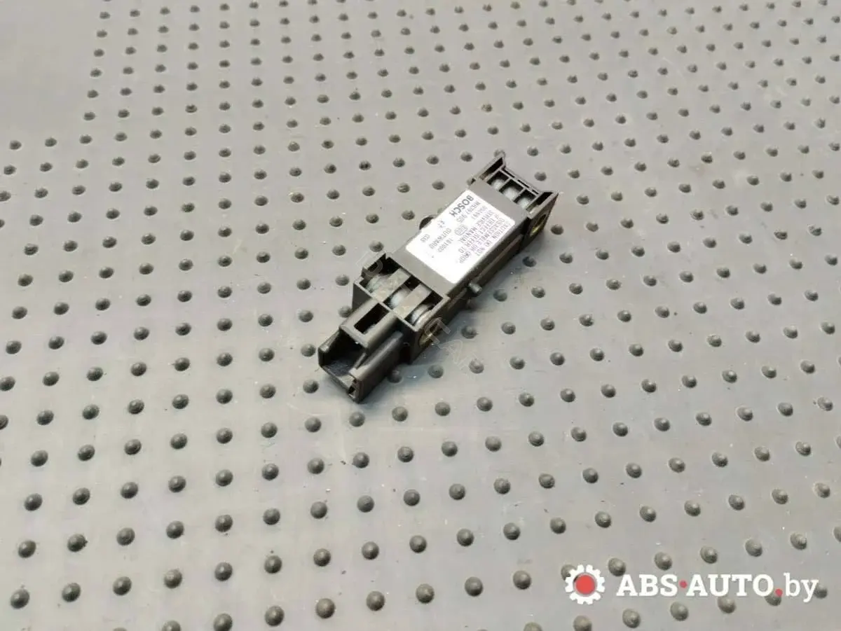 Датчик удара MR397905