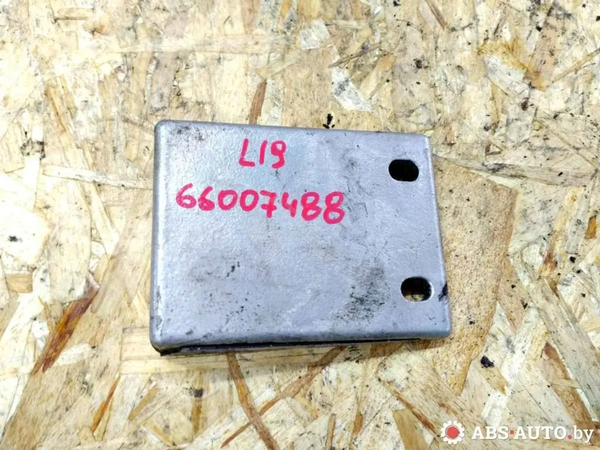 Кронштейн двигателя 888808B2