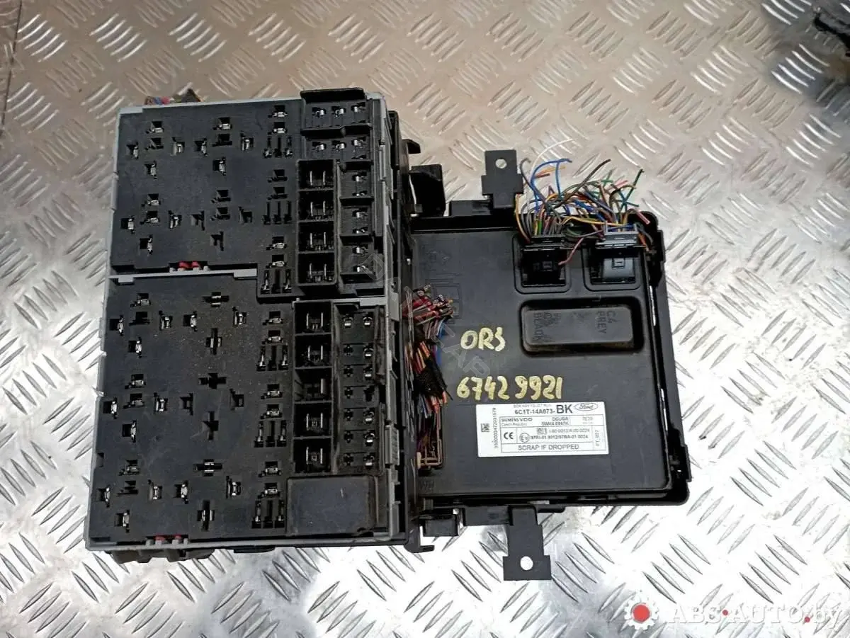 Блок предохранителей 5WK8947K, 6C1T14A073BK