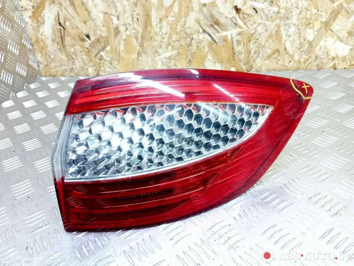 Задние фонари 7S7113404B