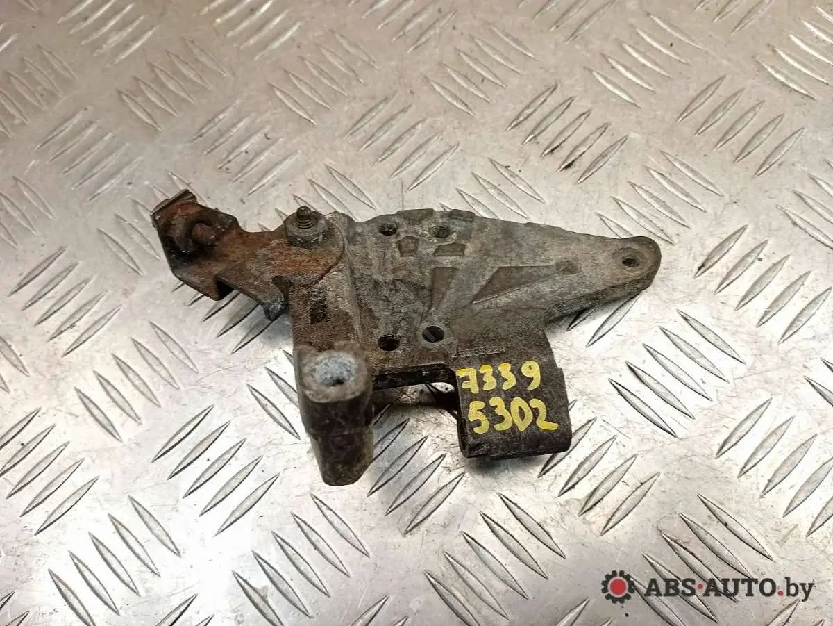 Кронштейн двигателя 25365224