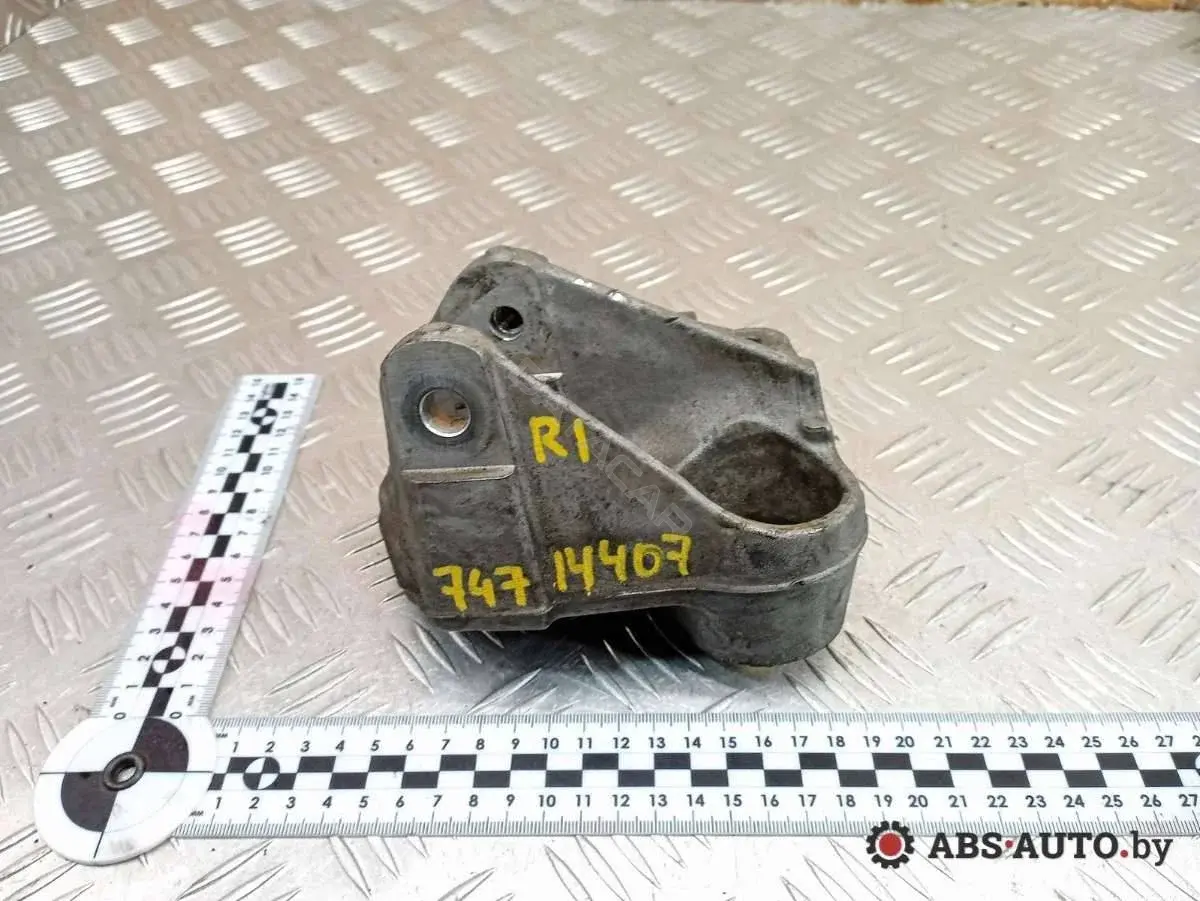 Кронштейн двигателя 9647646380