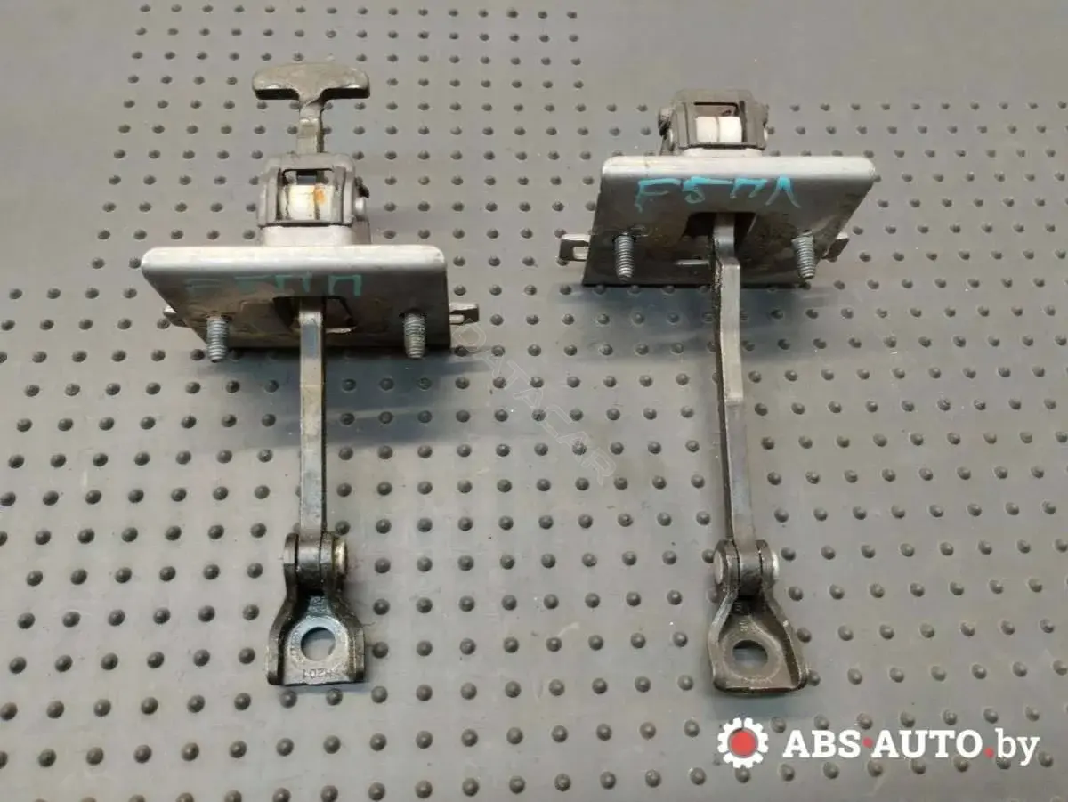 Ограничитель двери 16SKV919, 5712Z31, 724008