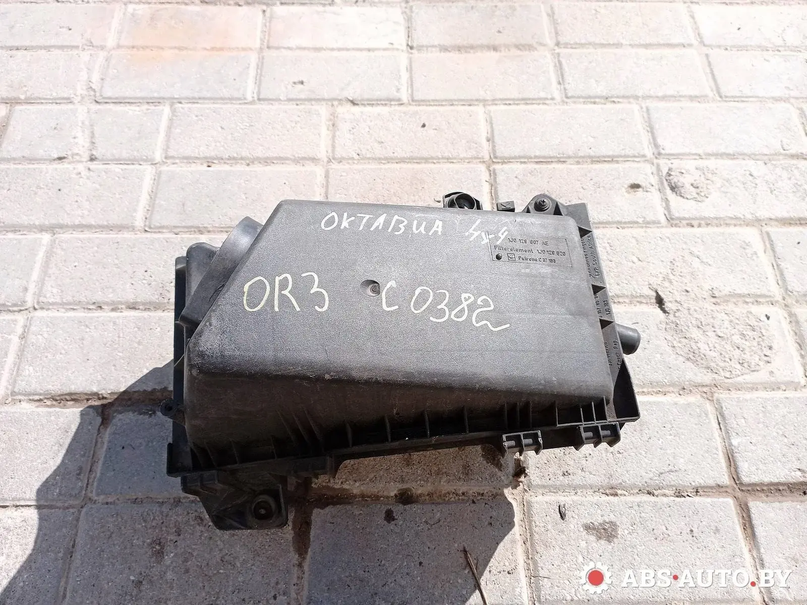 Корпус воздушного фильтра 1J0129607AE, 1J0129620, LA1027