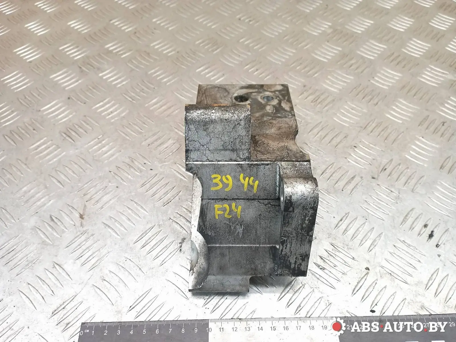 Кронштейн двигателя 31262325