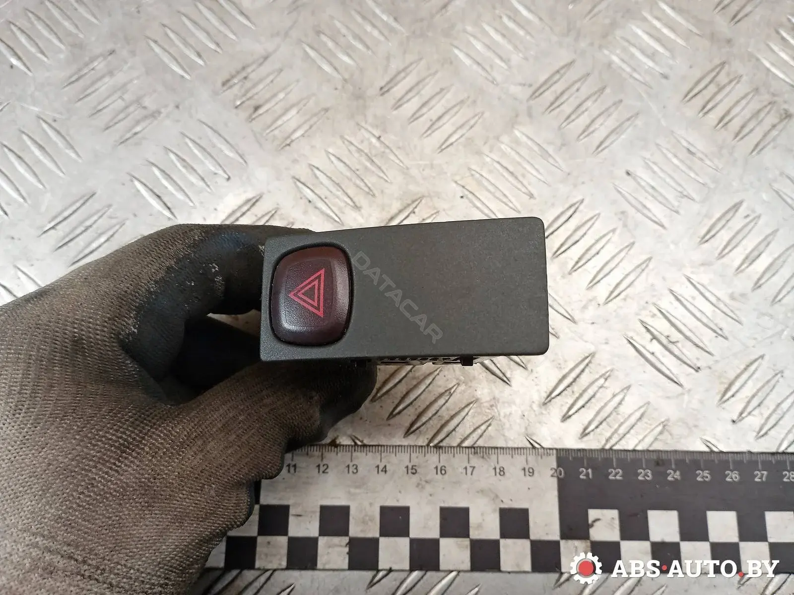 Кнопка аварийки 30739319, 39972732