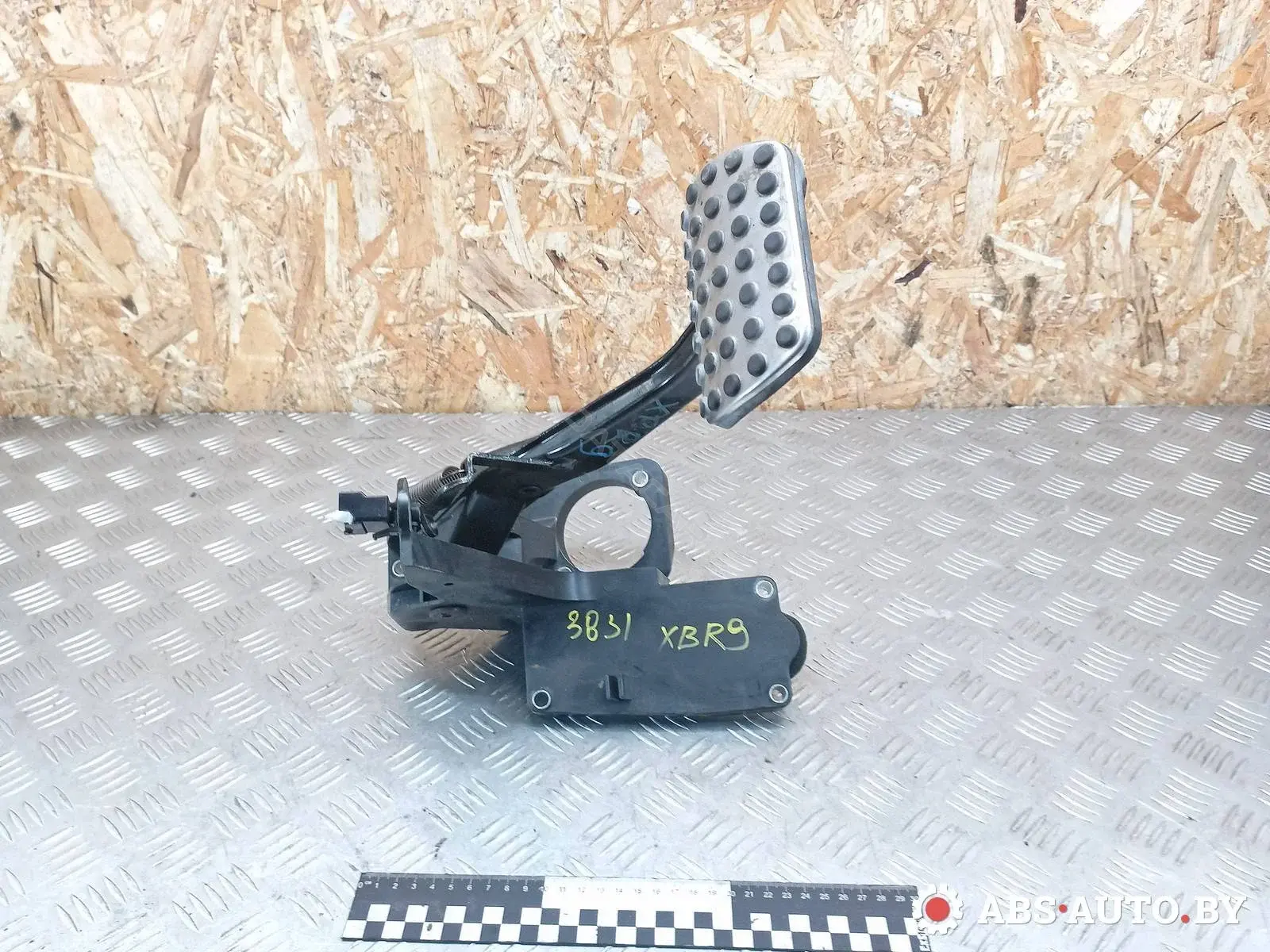 Педаль тормоза A1692902801