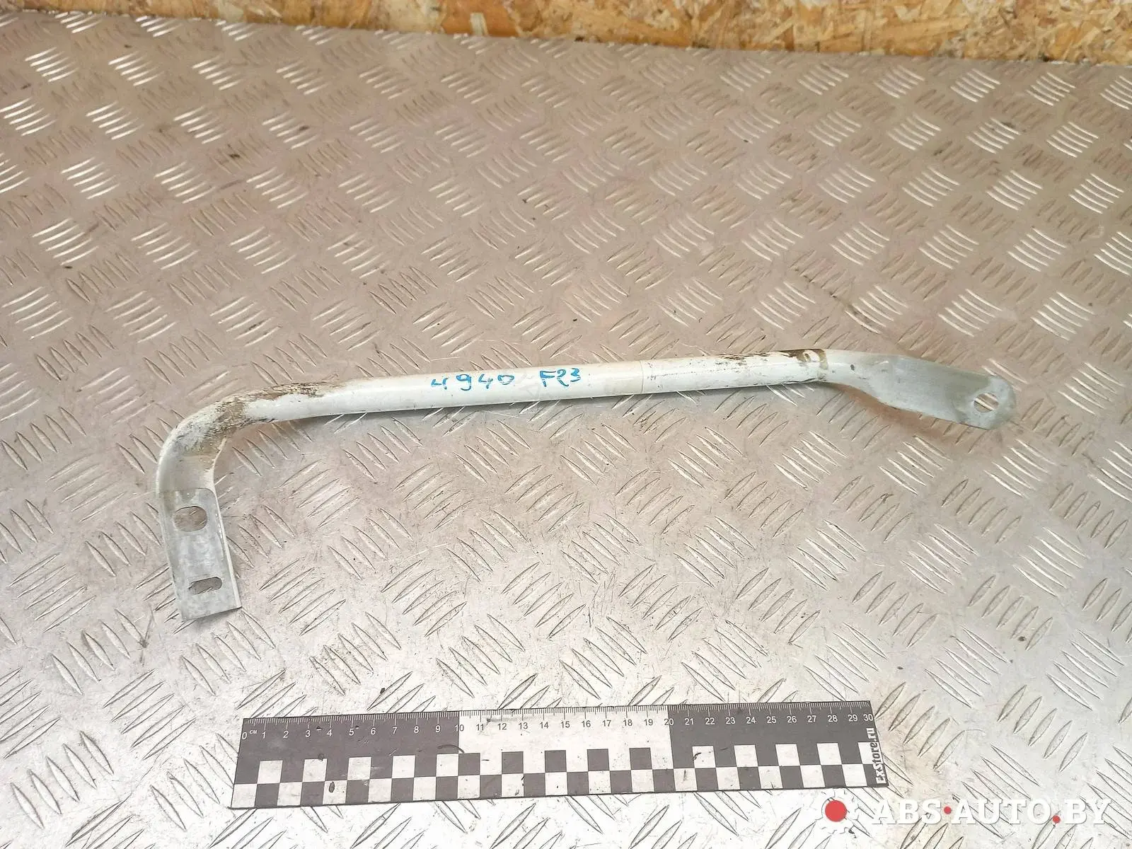Кронштейн-направляющая бампера 625B50001R