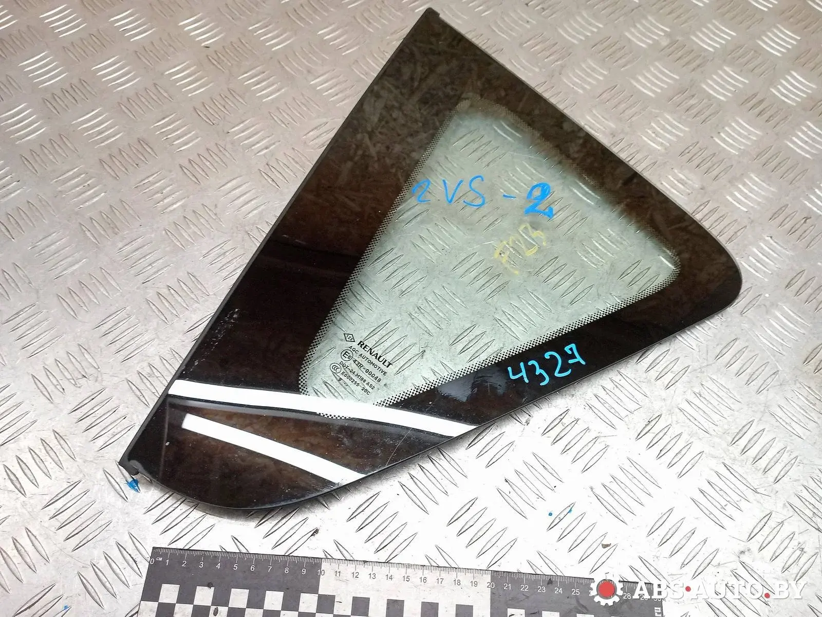Стекло двери E643R00048