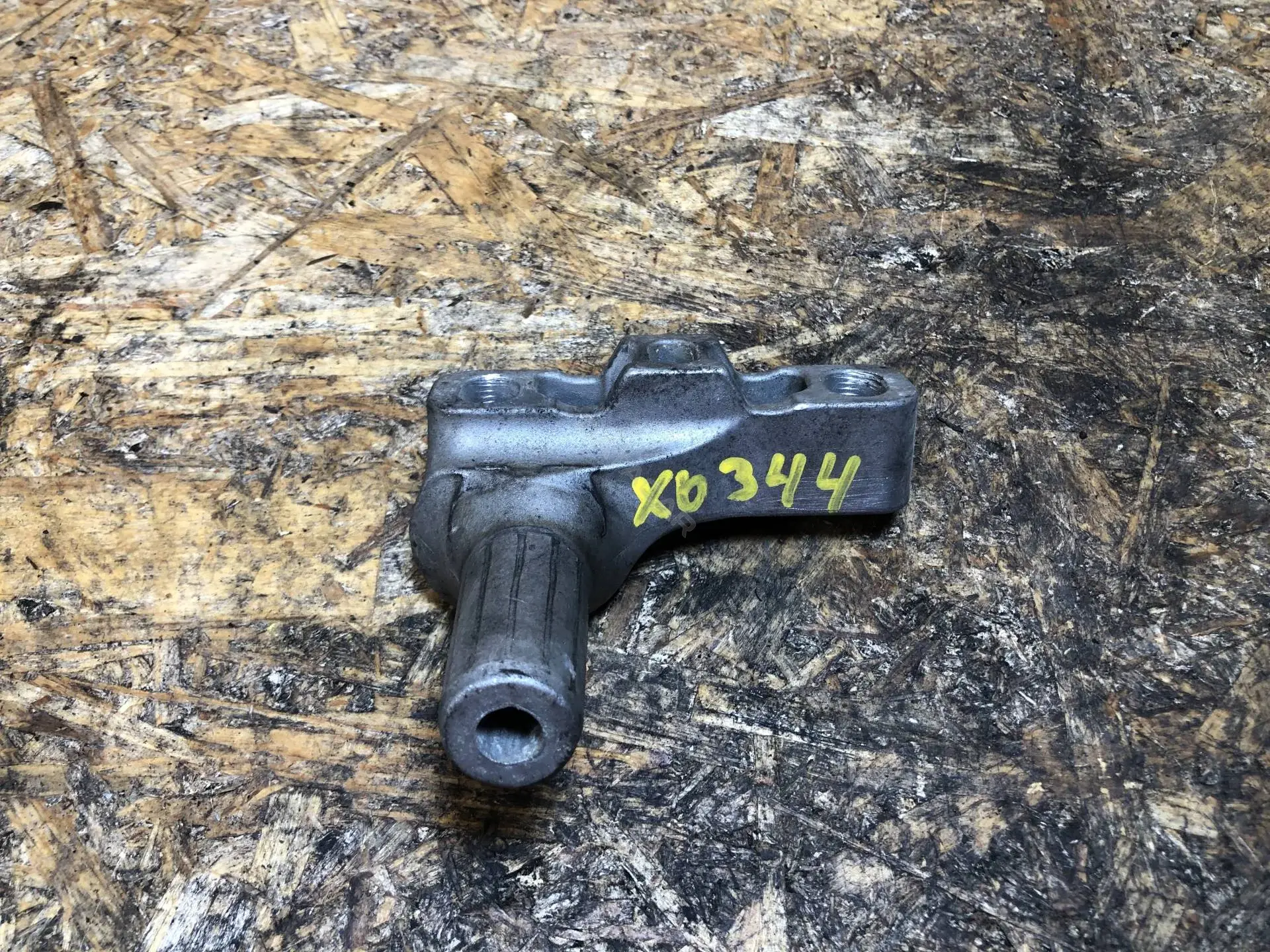 Кронштейн двигателя HM345M10